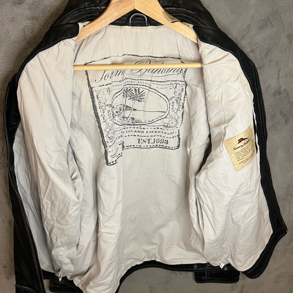 Tommy Bahama Distressed Leather Jacket - Size Large - Picture 10 of 14